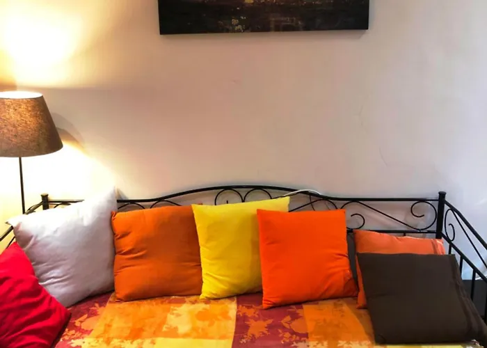Stately Central Apartment