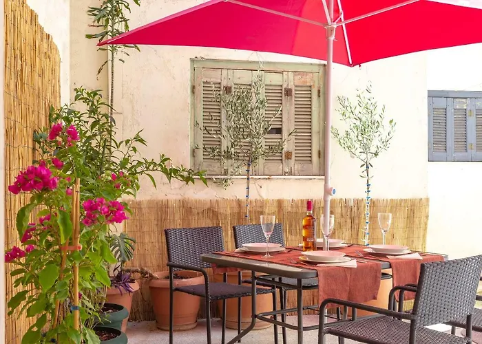 Apartment (80 m²), 3 Schlafzimmer und 1 eigene Badezimmer in Exarchia